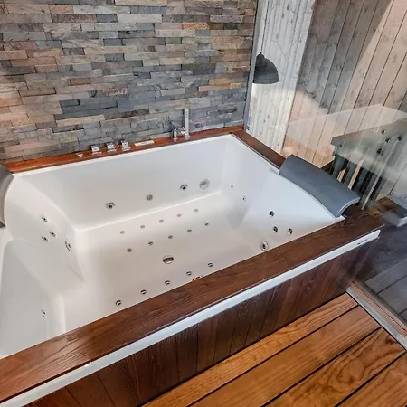 Soomaa Puhkekuela בית הארחה Riisa