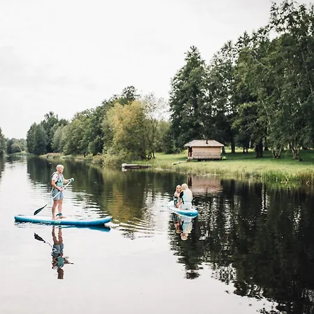 Soomaa Puhkekuela בית הארחה Riisa